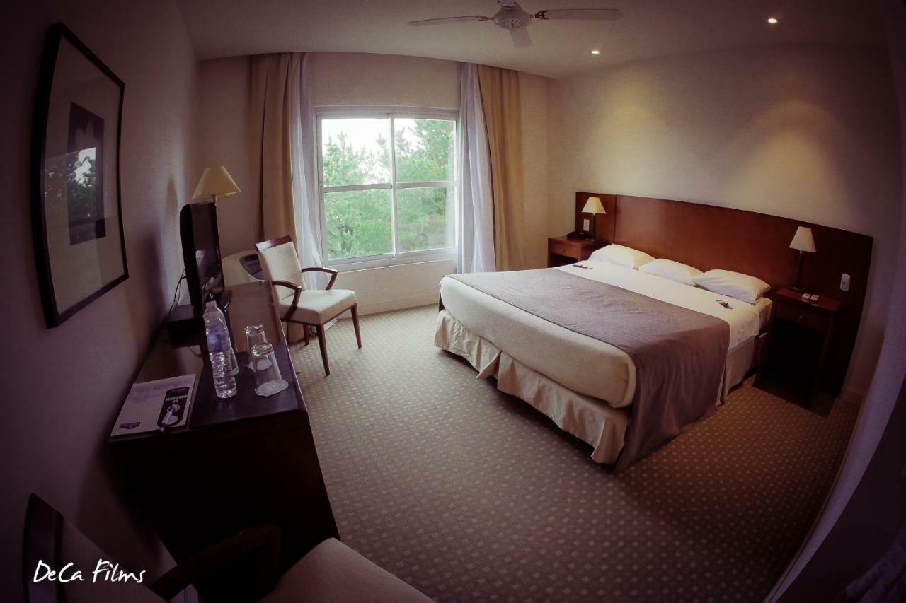 Elegance Hotel Tandil Esterno foto